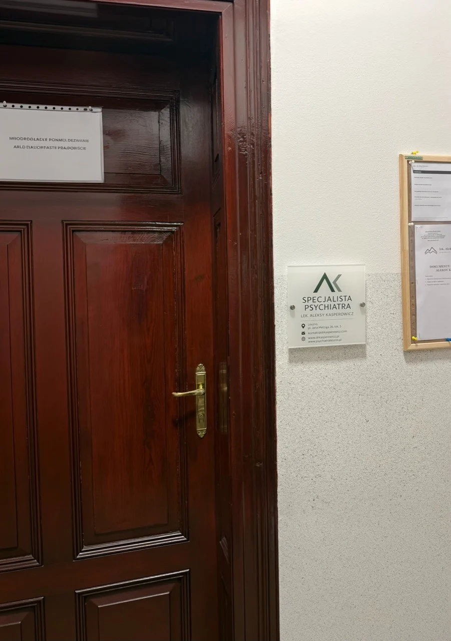 Wejście do gabinetu numer 5 lek. Aleksego Kasperowicza
